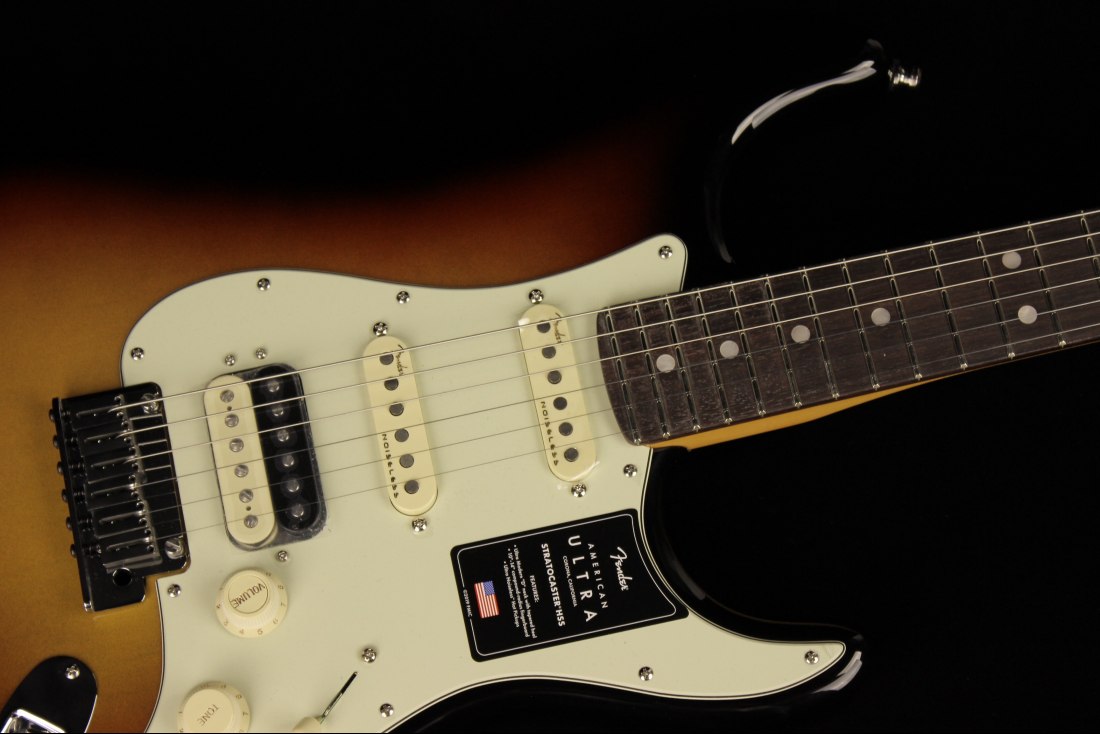 Fender American Ultra Stratocaster HSS - RW ULB