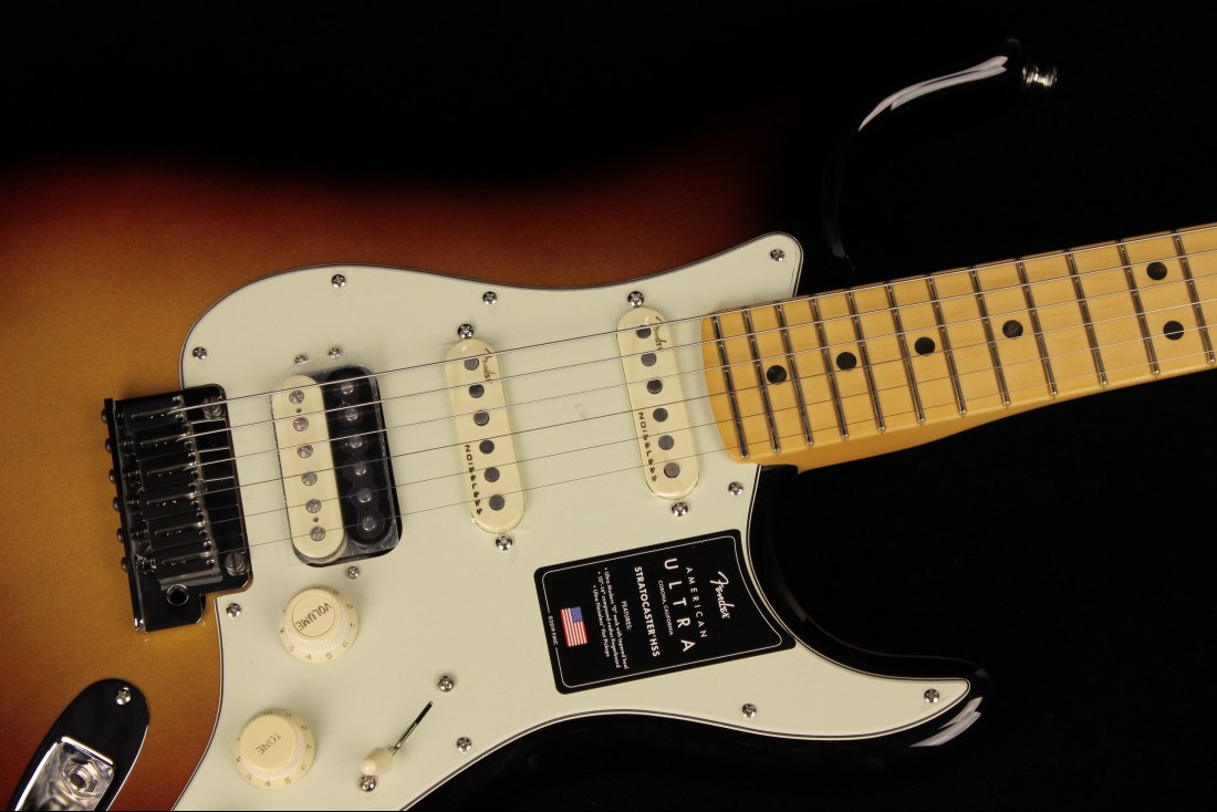 Fender American Ultra Stratocaster HSS - MN ULB