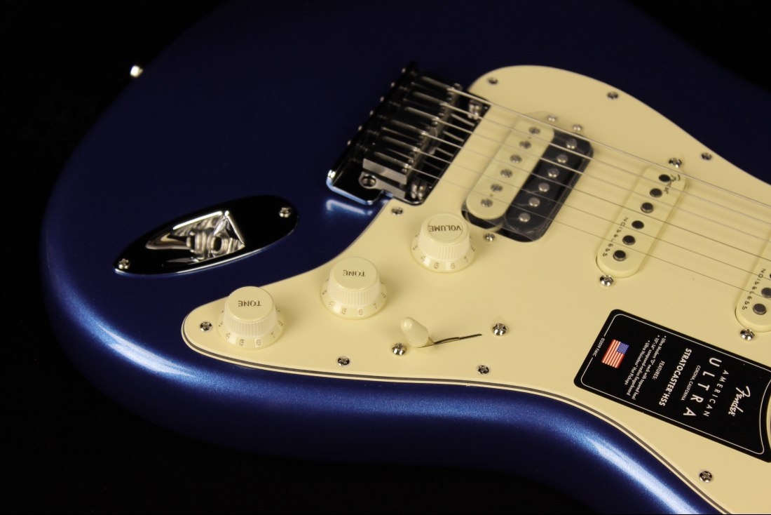 Fender American Ultra Stratocaster HSS - RW COB