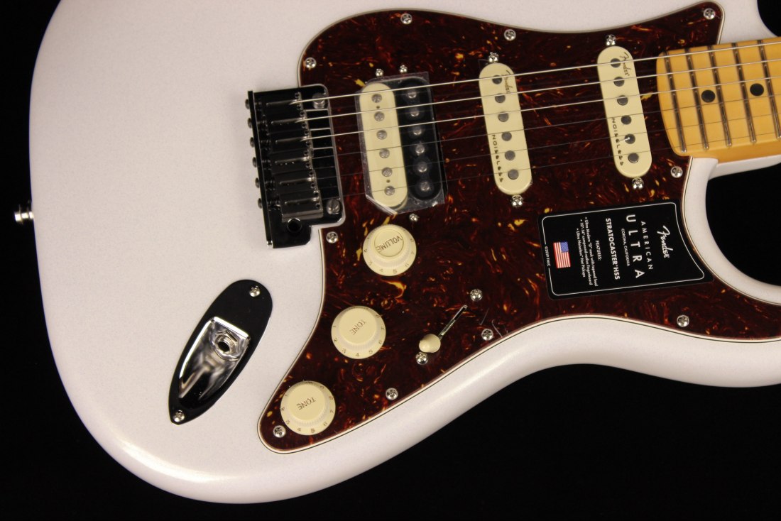 Fender American Ultra Stratocaster HSS - MN APL