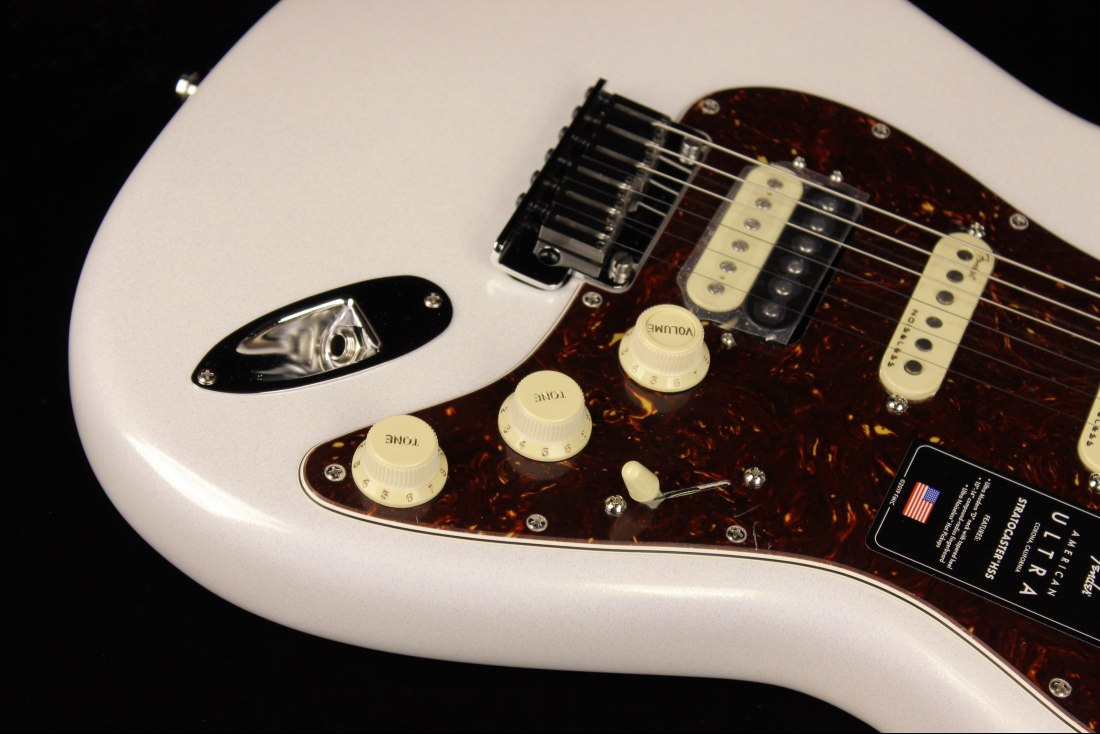 Fender American Ultra Stratocaster HSS - MN APL