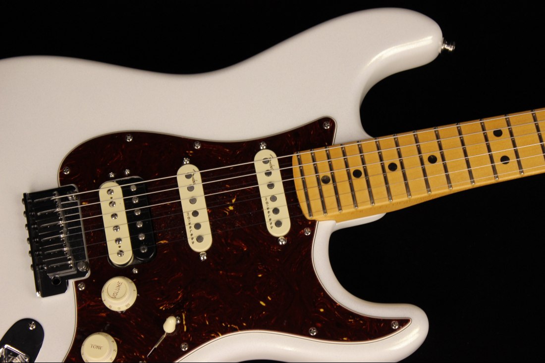 Fender American Ultra Stratocaster HSS - MN APL