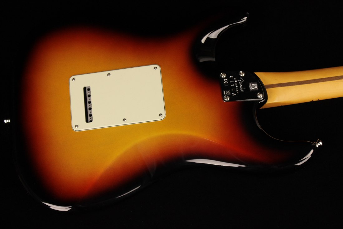 Fender American Ultra Stratocaster HSS - MN ULB