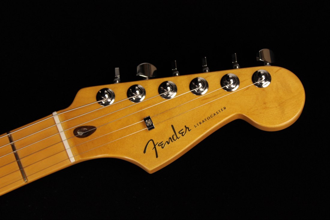 Fender American Ultra Stratocaster HSS - MN ULB