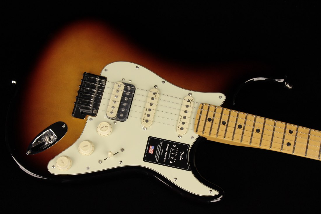 Fender American Ultra Stratocaster HSS - MN ULB