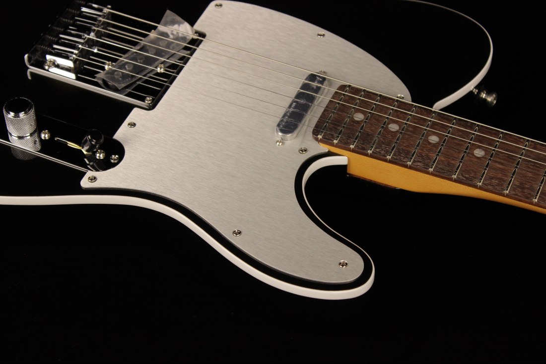 Fender American Ultra Telecaster - RW TXT