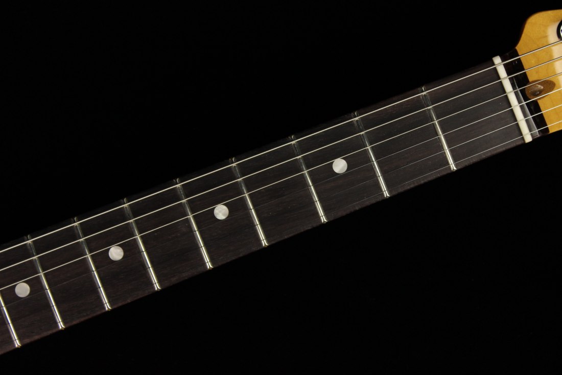 Fender American Ultra Telecaster - RW APL
