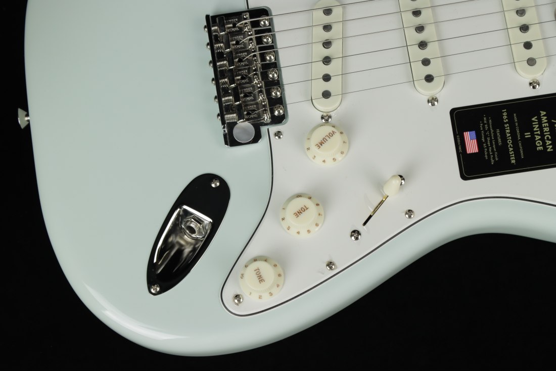 Fender American Vintage II 1965 Stratocaster - SNB