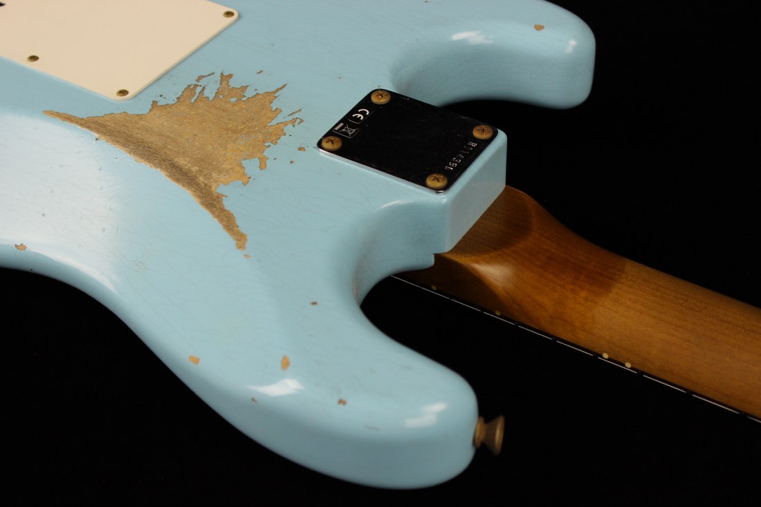 Fender Custom 1963 Stratocaster HSS Heavy Relic Daphne Blue