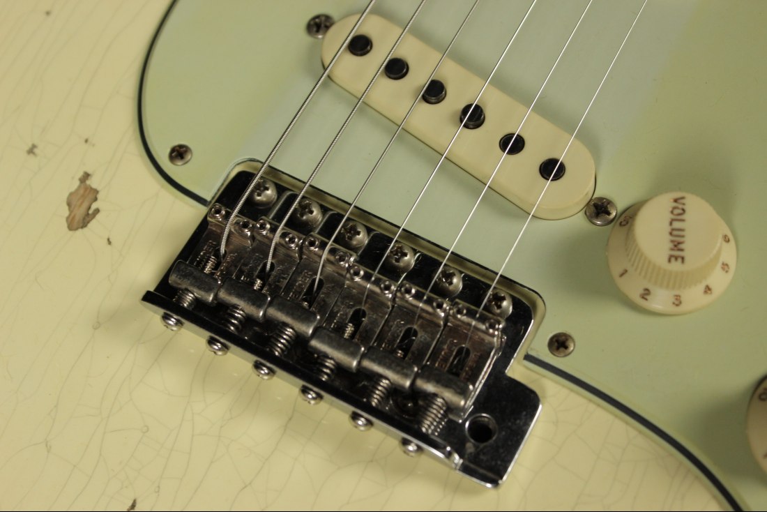 Fender Custom 1963 Stratocaster Super Heavy Relic Limited - AVW