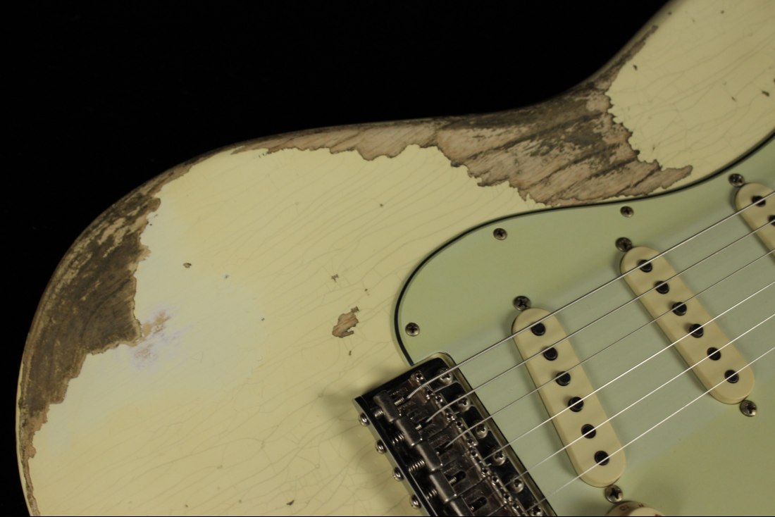 Fender Custom 1963 Stratocaster Super Heavy Relic Limited - AVW