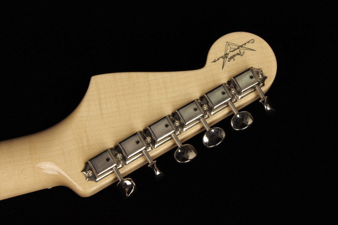 Fender Custom Postmodern Stratocaster - MN DKR