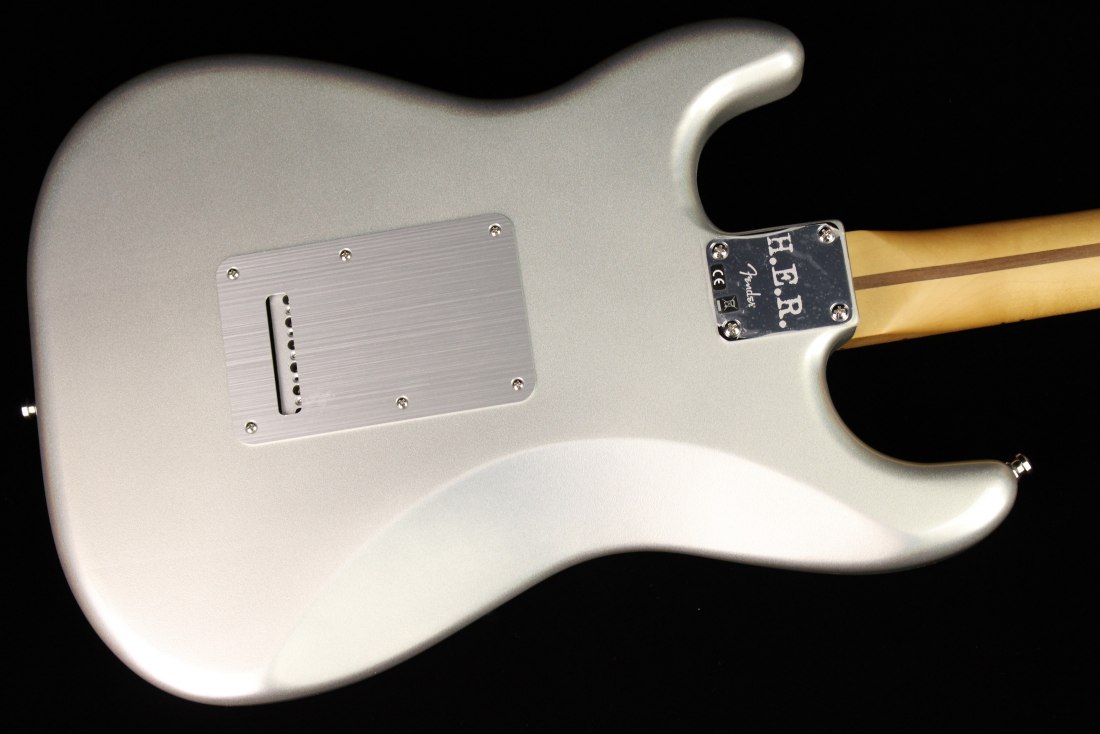 Fender H.E.R. Stratocaster