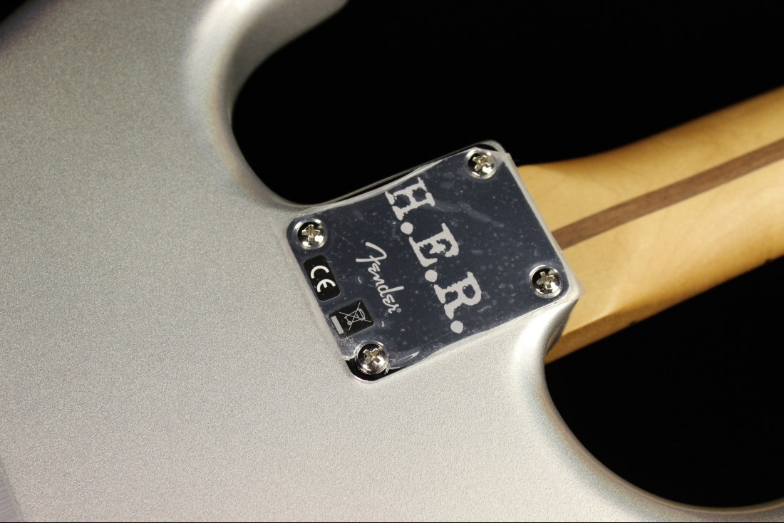 Fender H.E.R. Stratocaster