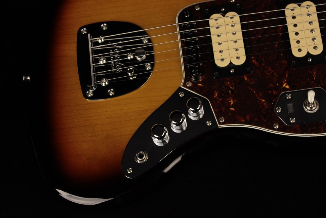 Fender Kurt Cobain Signature Jaguar NOS 3-Color Sunburst (SN