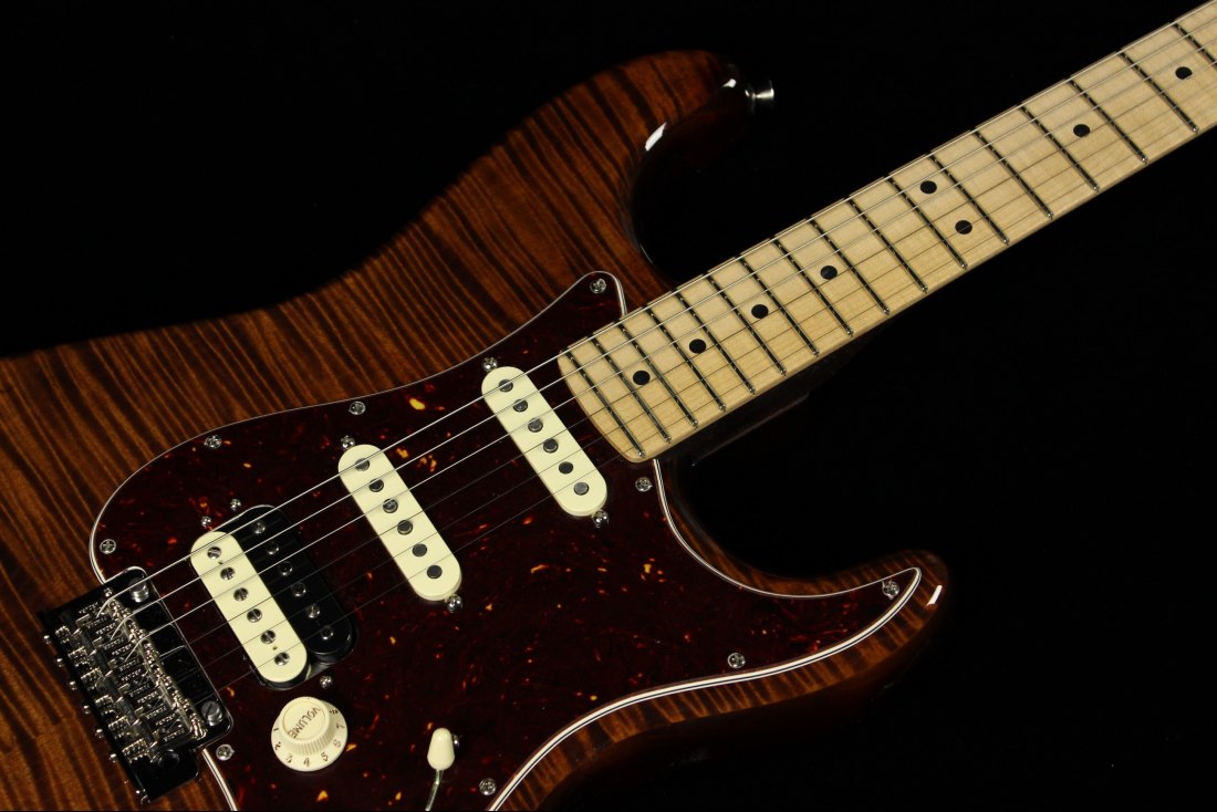 Fender Rarities Flame Maple Top Stratocaster