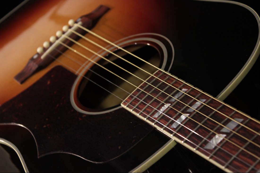 Gibson 1950's Southern Jumbo Triburst Limited Edition