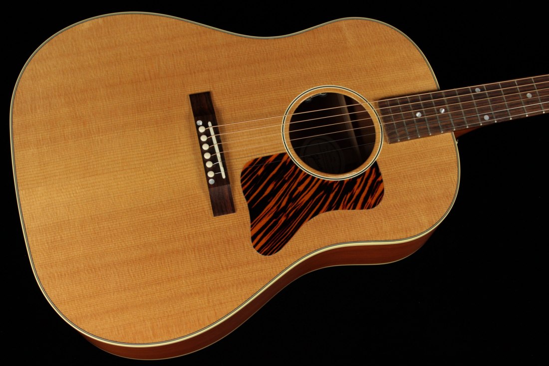 Gibson J-35 2018