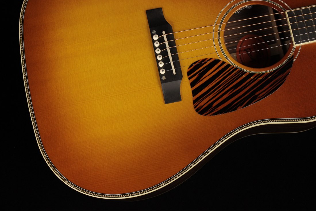 Gibson J-45 Custom Amberburst Limited Edition