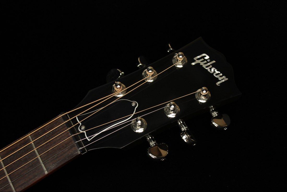 Gibson J-45 Standard