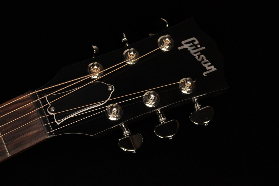 Gibson J-45 Standard