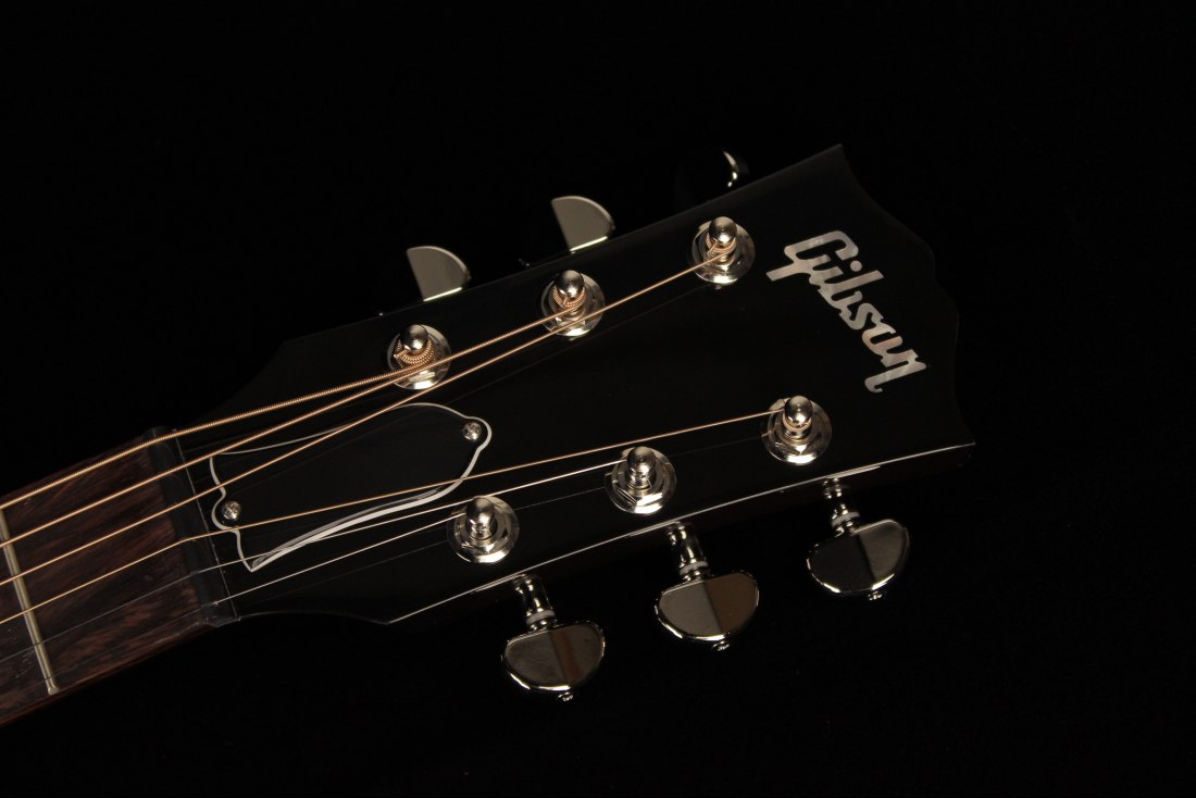 Gibson J-45 Standard