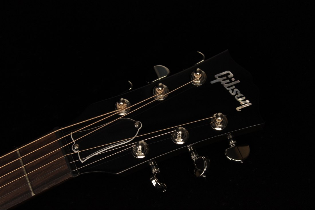 Gibson J-45 Standard