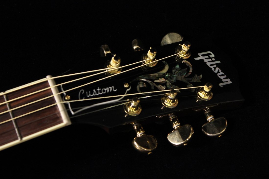 Gibson J-45 Custom