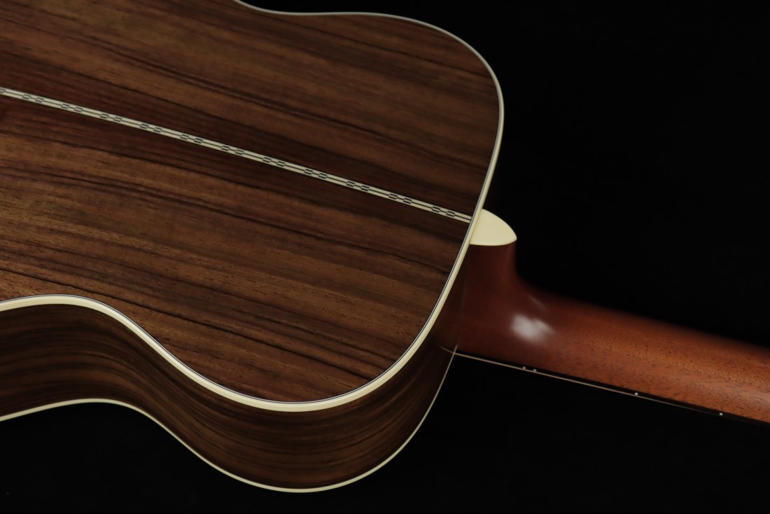 Martin 000-28