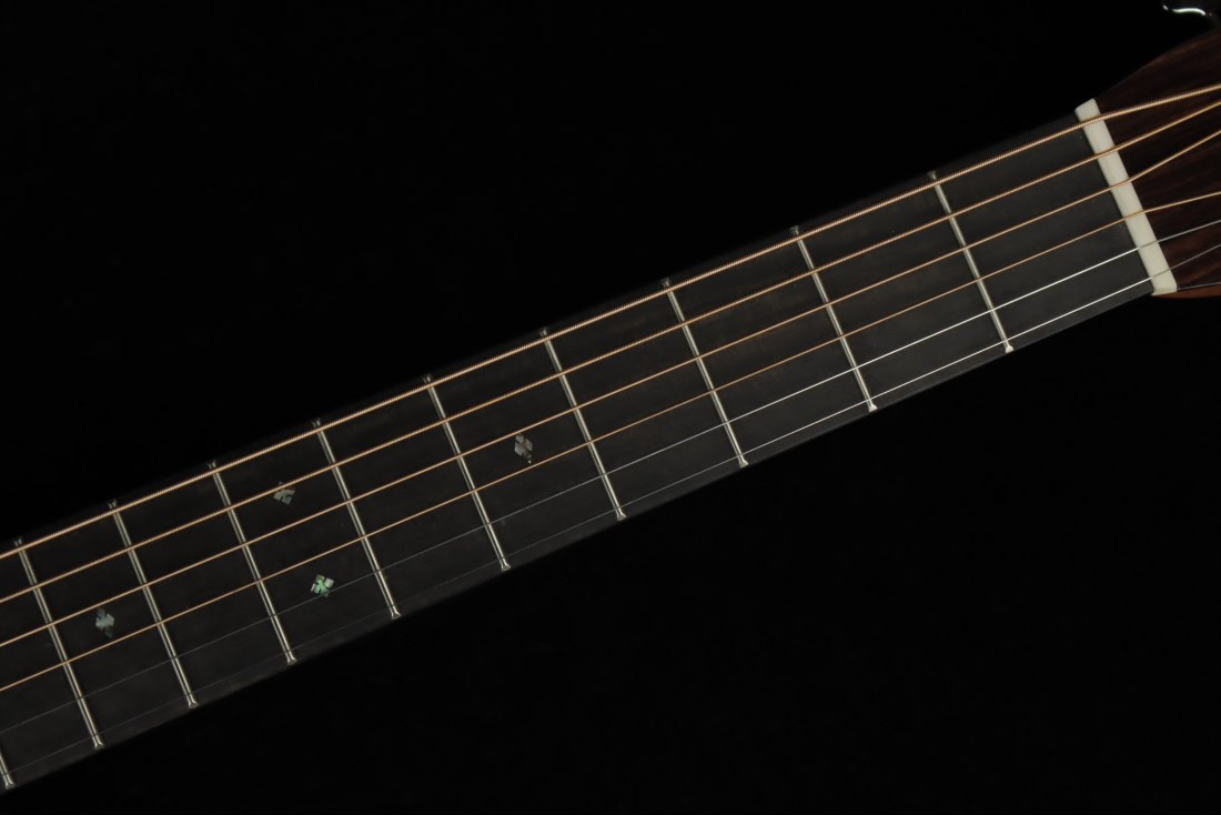 Martin 000-28