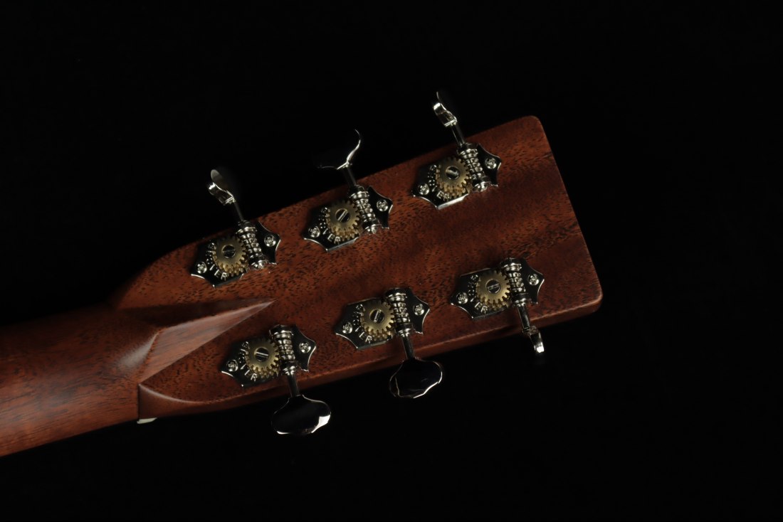 Martin 000-28