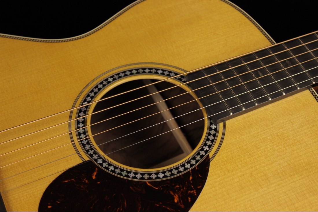 Martin Custom Shop OM-28 VTS Wild Grain Rosewood