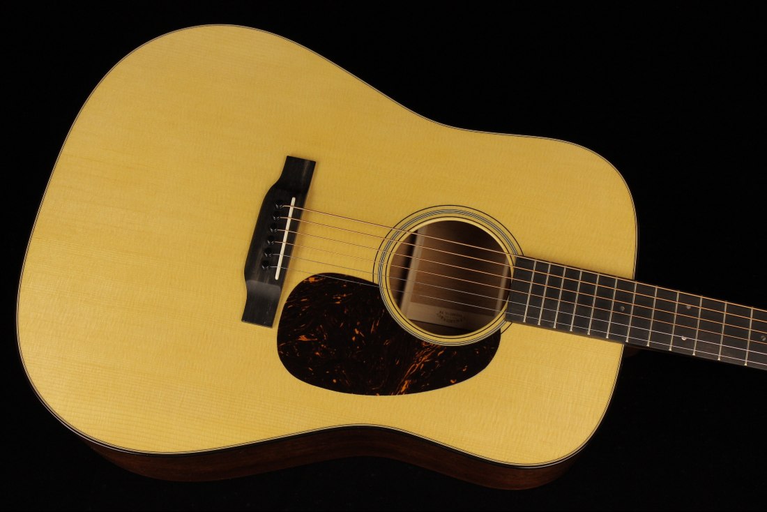 Martin D-18
