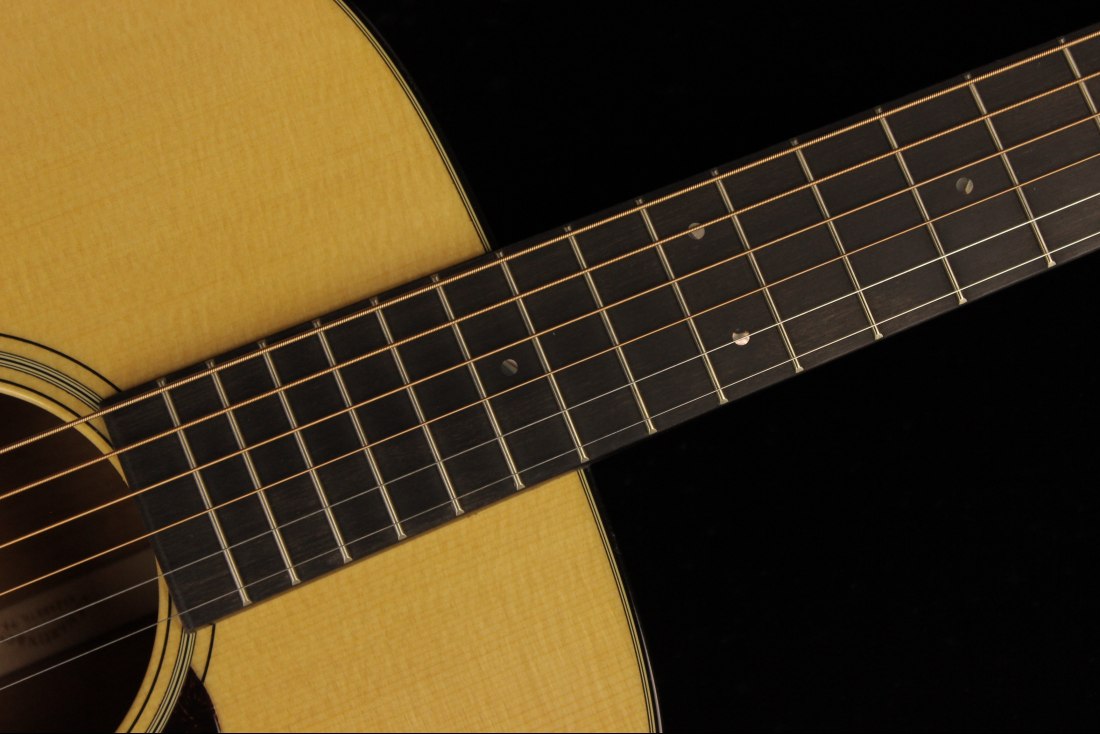 Martin D-18
