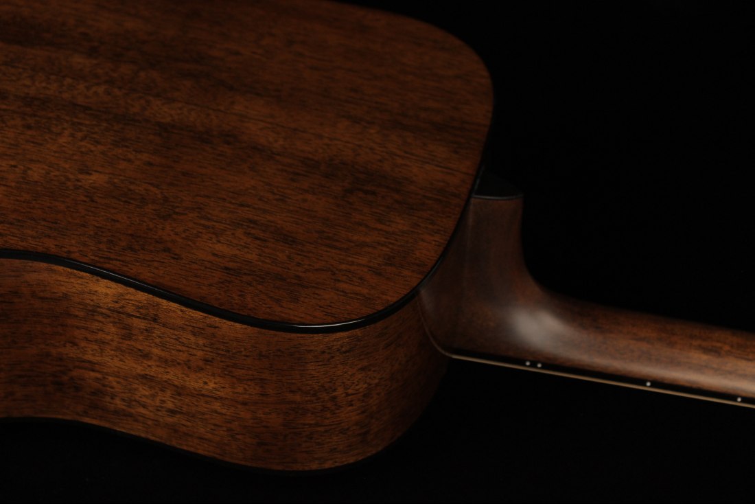 Martin D-18