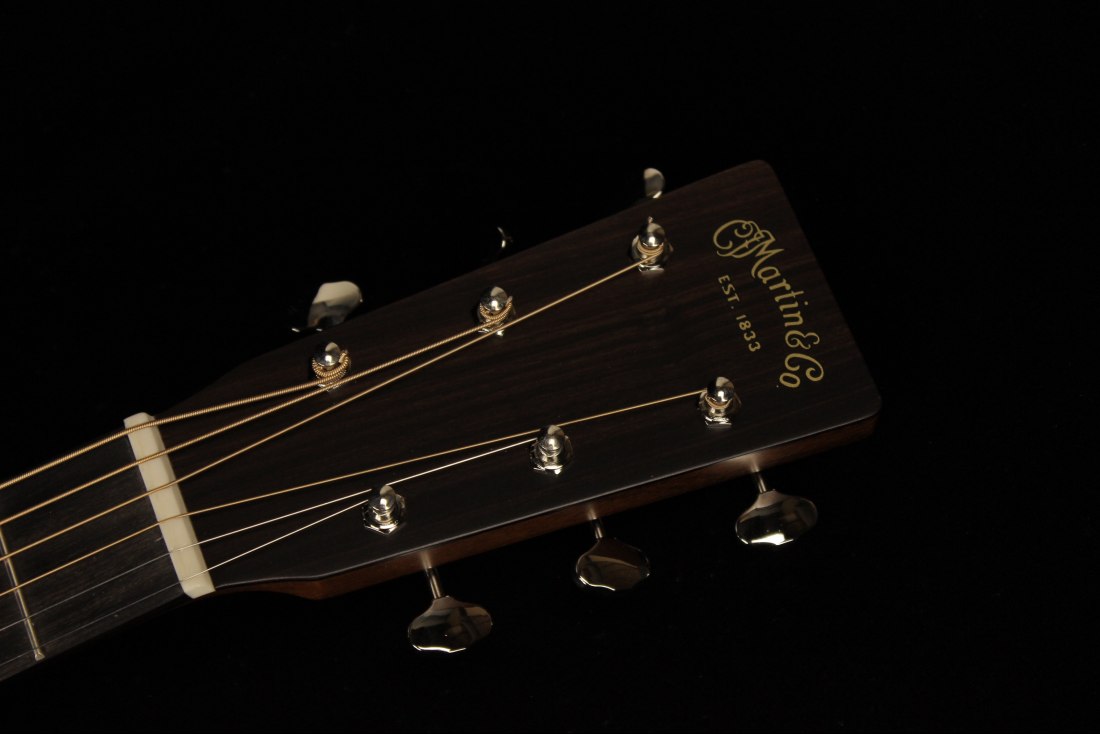 Martin D-18