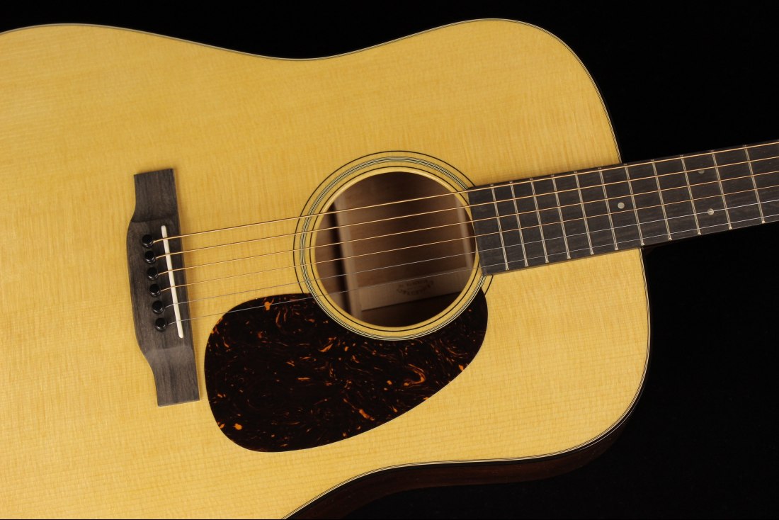 Martin D-18