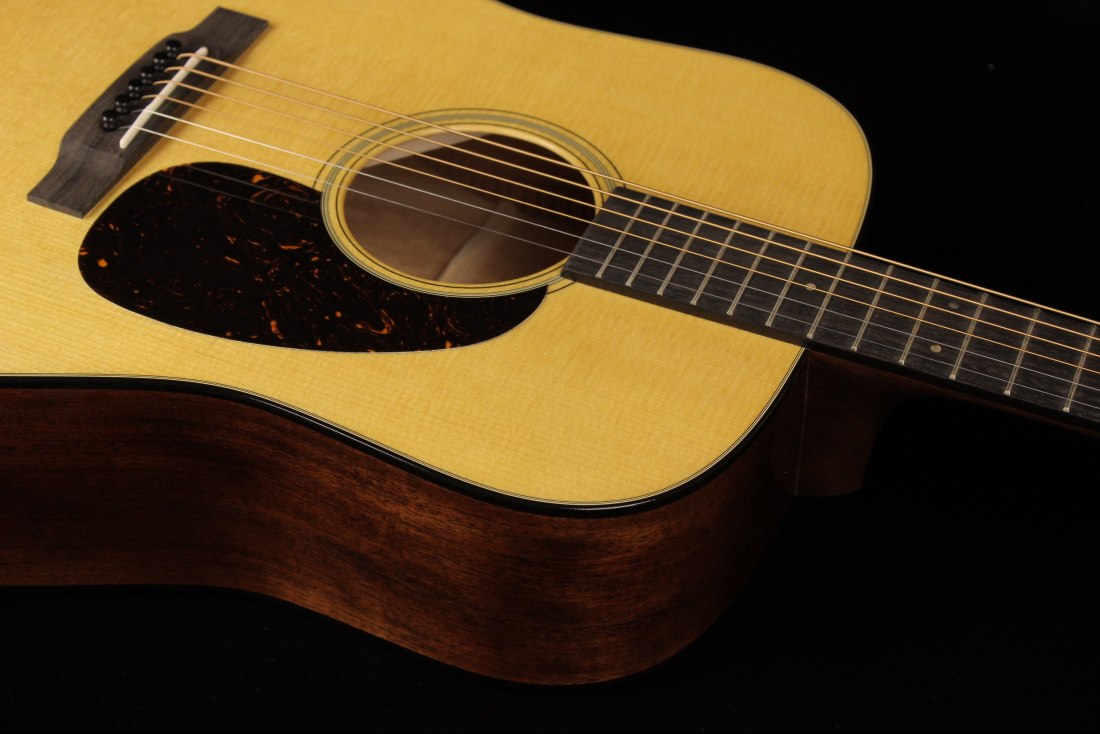 Martin D-18