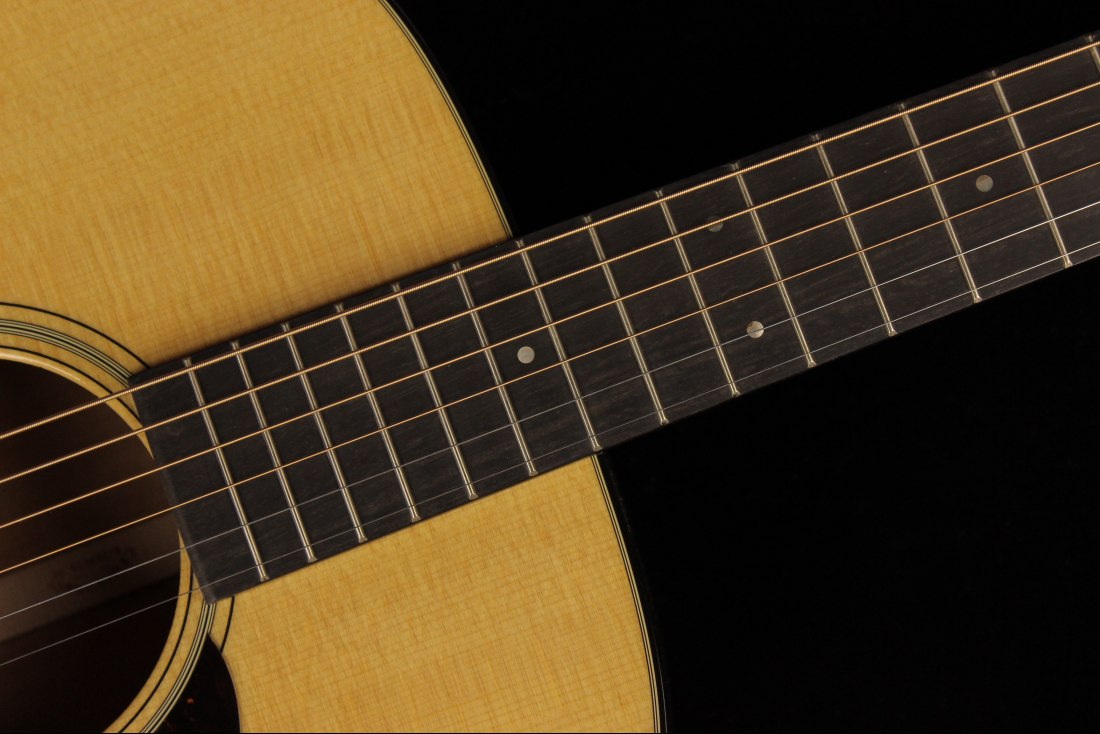 Martin D-18