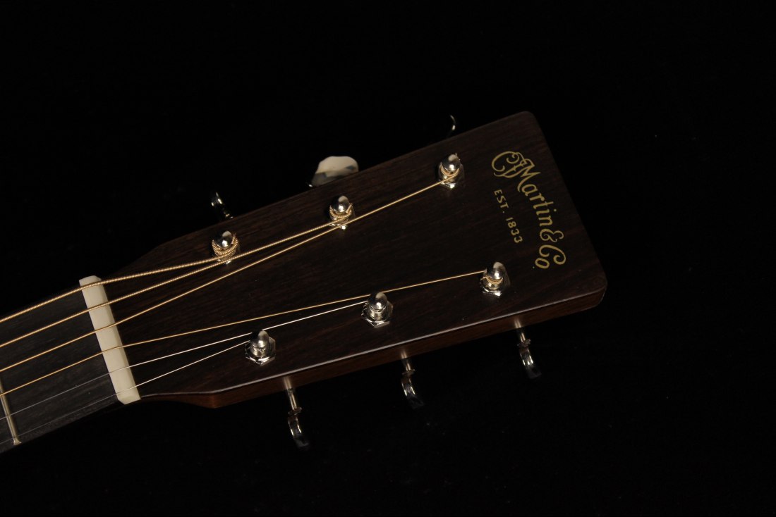 Martin D-18