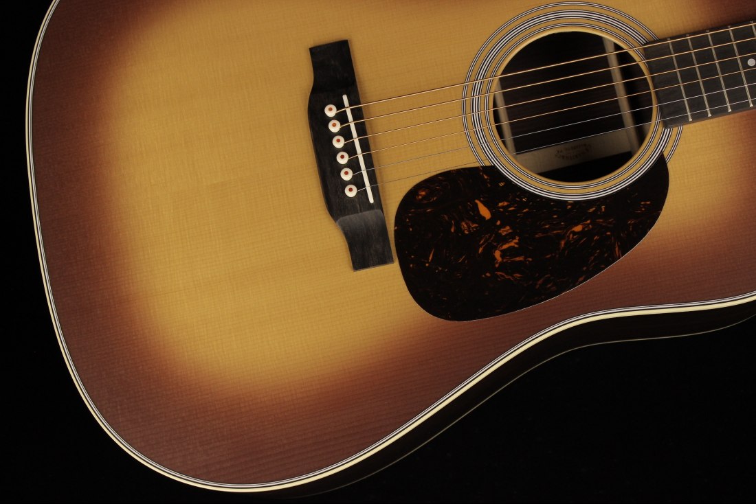 Martin D-28 Satin Amberburst
