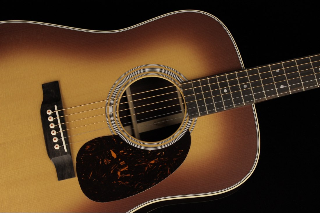 Martin D-28 Satin Amberburst