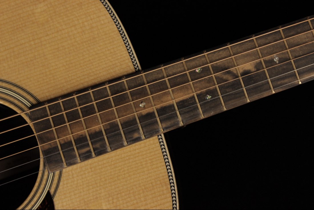 Martin D-28E Modern Deluxe