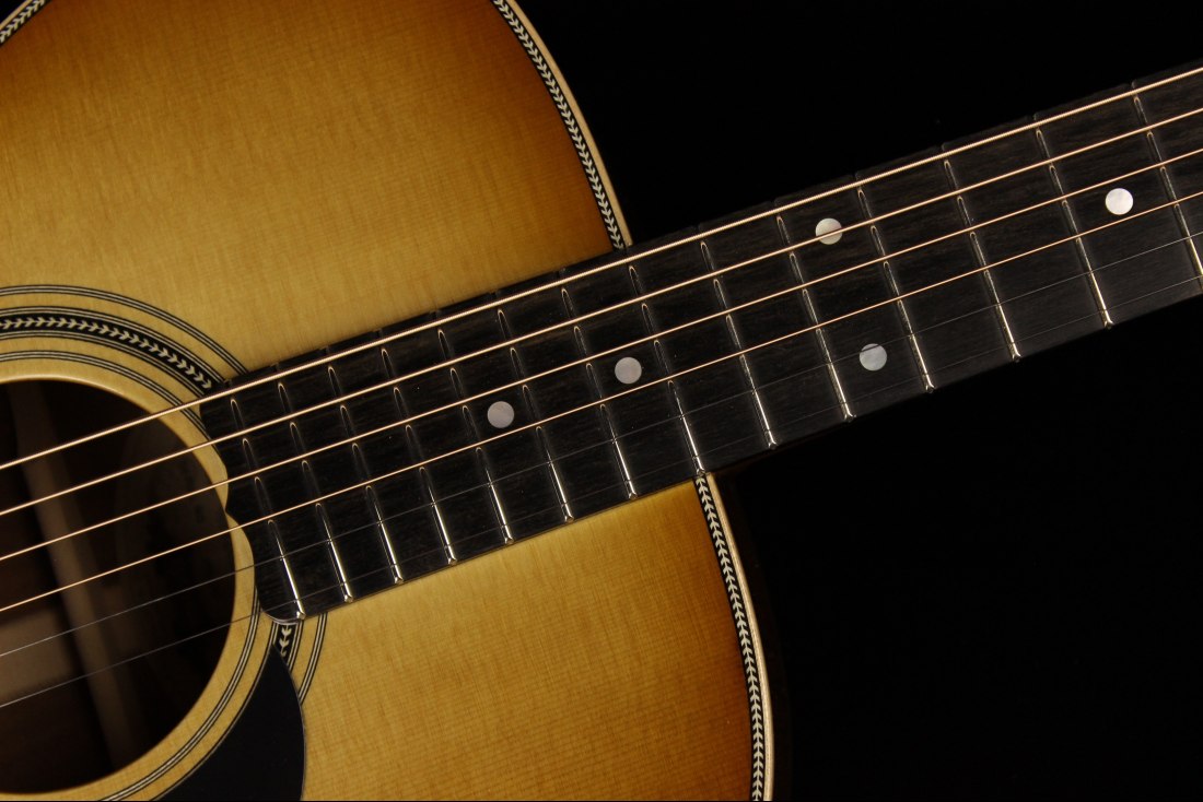 Maton 75th Anniversary Diamond Edition