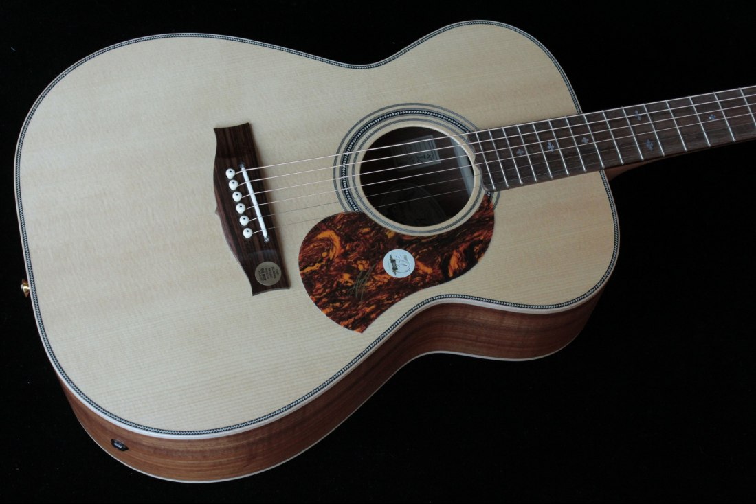 Maton EBG808 Artist