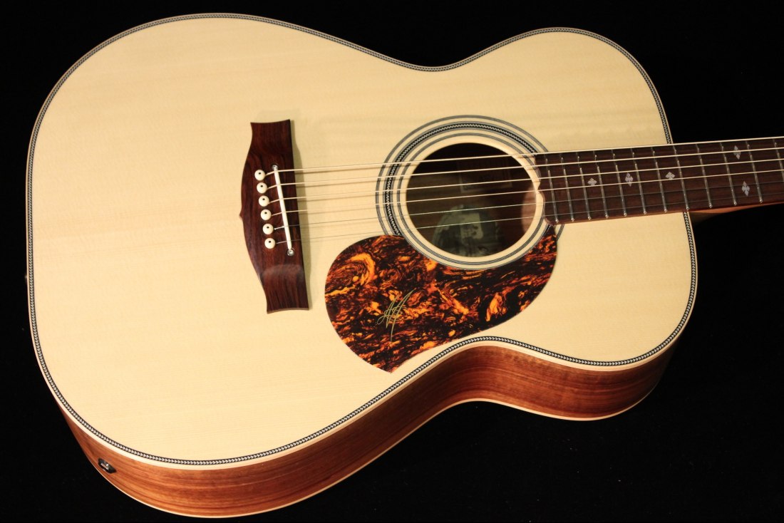 Maton EBG808 Artist