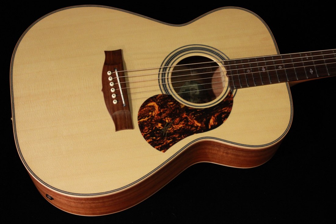 Maton EBG808 Artist