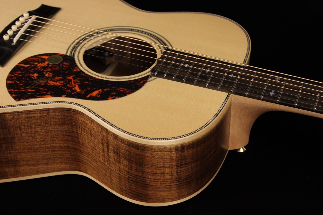 Maton EBG808 Artist