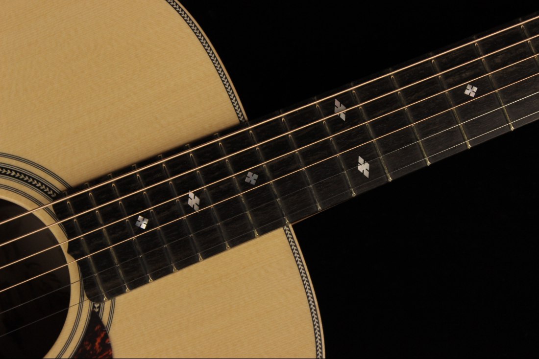 Maton EBG808 Artist