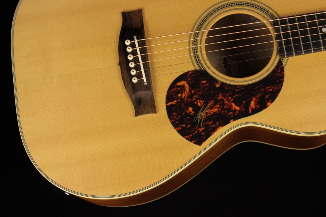 Maton EBG808TE